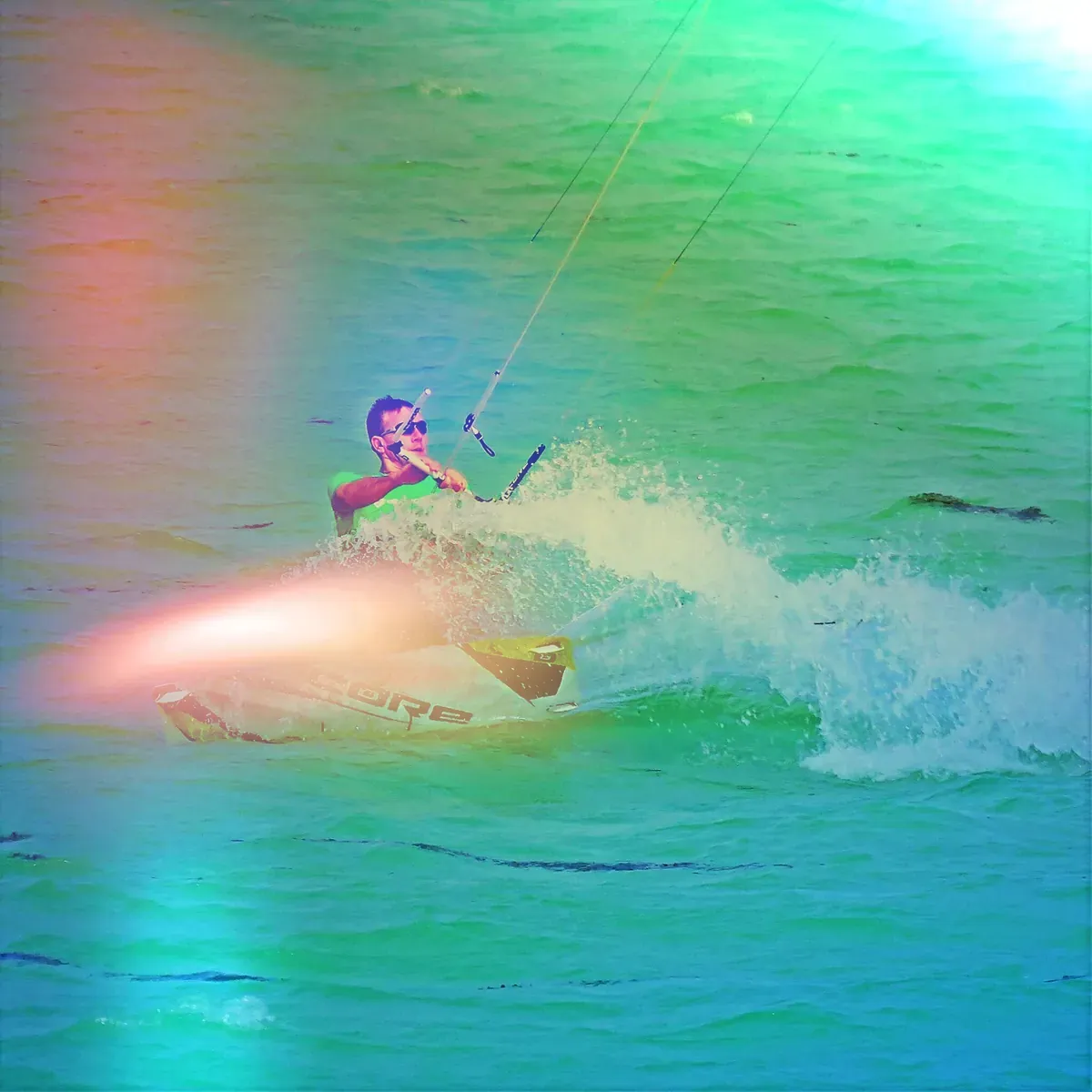 Dennis kitesurfing